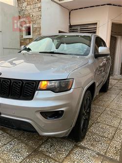 جیپ گراند شیرۆکی